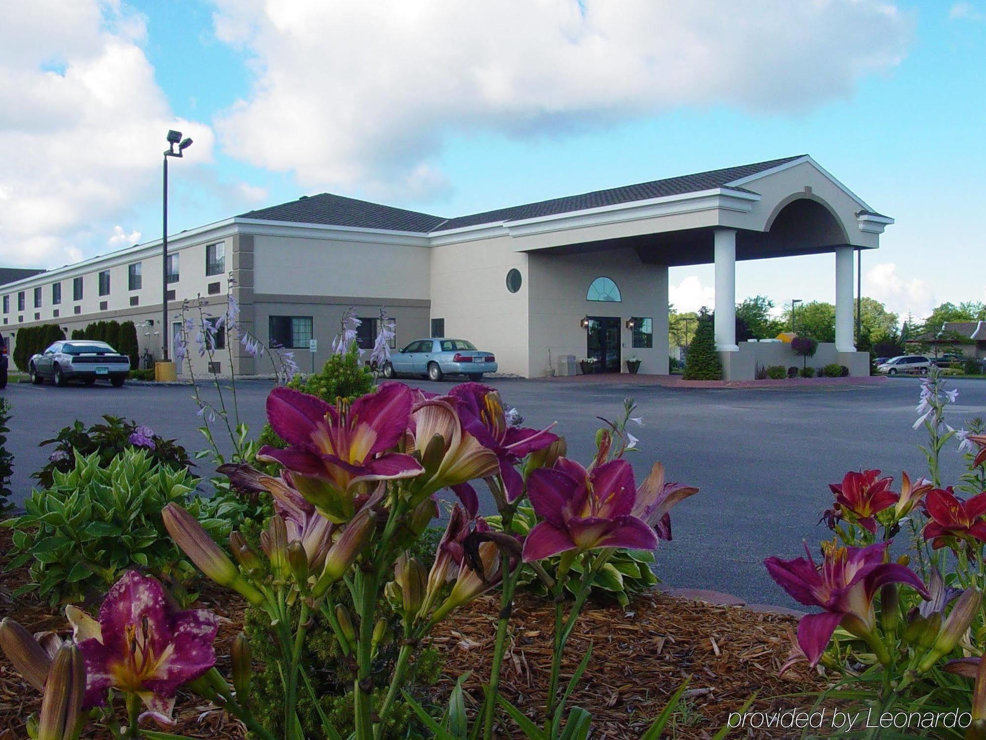 Comfort Inn Ludington Near Us-10 Exterior photo